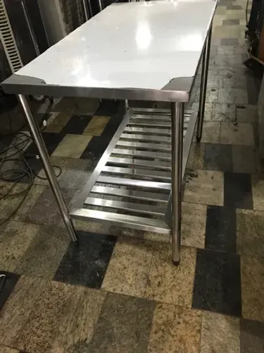 Mesa em aço inox R$ 680.00