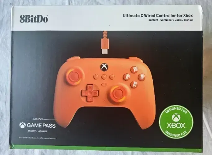 8Bitdo Ultimate C Wired Controller for Xbox com Hall Effect Joysticks e Triggers, RGB Ligh