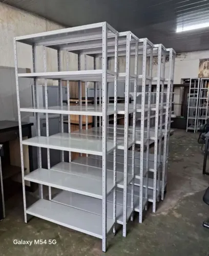 Prateleiras de Aço Reforçadas para Comércio