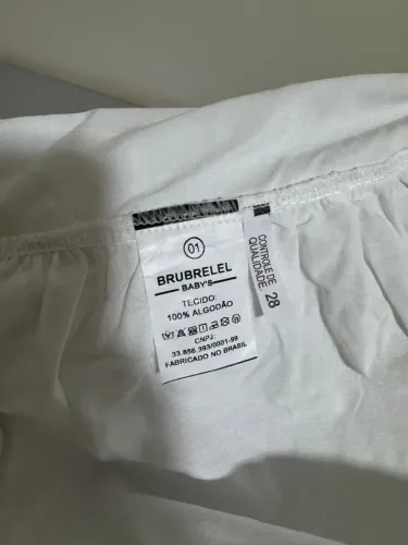 Saia de berço 100 % algodão marca brubrelel . Muito linda bem acabada