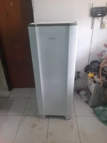 Vende-se geladeira Esmaltec 