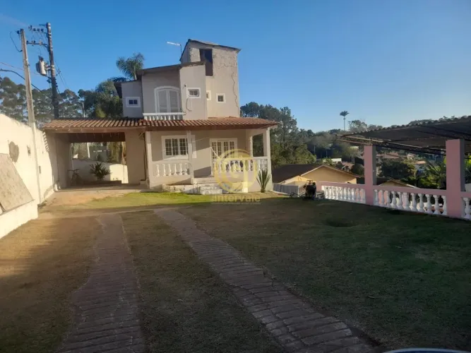 Chácara de Luxo para Locação em Jacareí-SP, Bairro Veraneio Ijal: 3 Quartos, 3 Suítes, 3 B