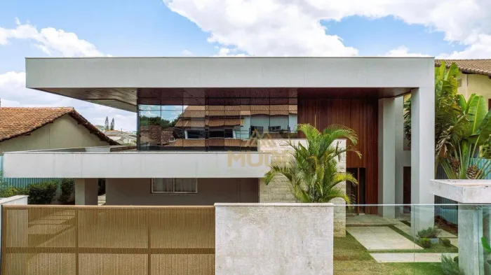 EXCLUSIVA Casa Alto Padrão à Venda  QI 8, Lago Norte | Moderna, 5 suítes e Lazer Completo