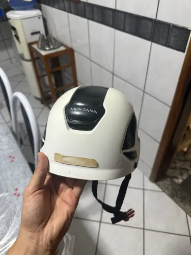 Capacete de segurança Montana semi novo, em perfeito estado.