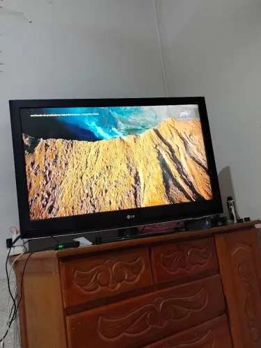 Tv LG 42 polegadas com aparelho Smart 800,00