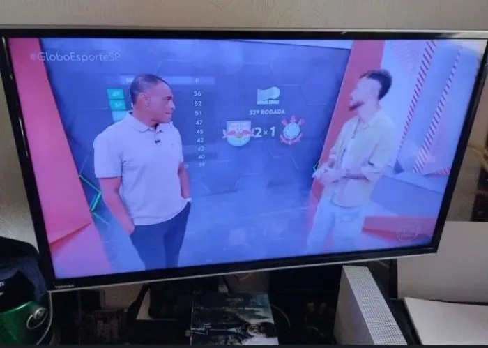 Smart TV Semp Toshiba 32 Polegadas tela de LED