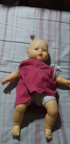 Boneca de vinil antiga