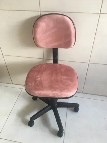 Cadeira secretaria giratória SEMI-NOVA