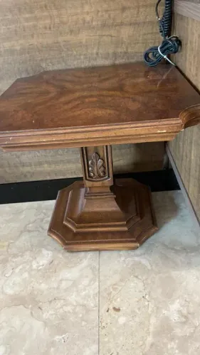 Mesa de centro em madeira maciça