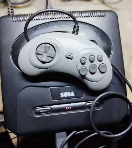  Mega Drive 3 + Controle e jogos na memória 