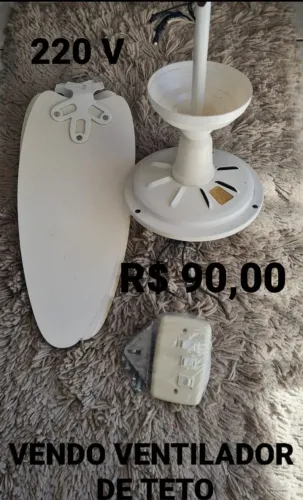 Ventilador de teto 220 V, funcionando perfeitamente.