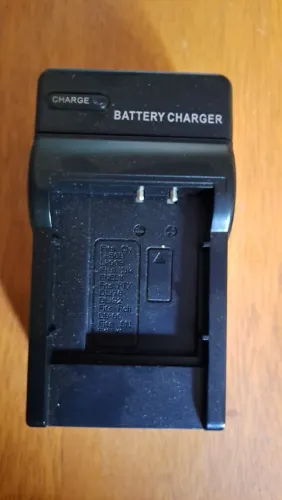 Carregador de bateria para câmeras