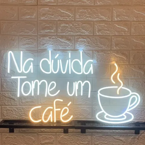 Luminária Painel Neon Led - Na dúvida tome um café, Amém 40x72cm
