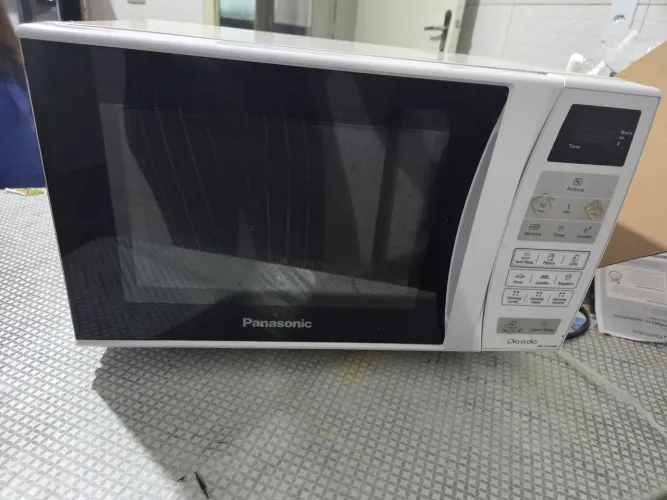Micro-ondas Panasonic 27litros com defeito