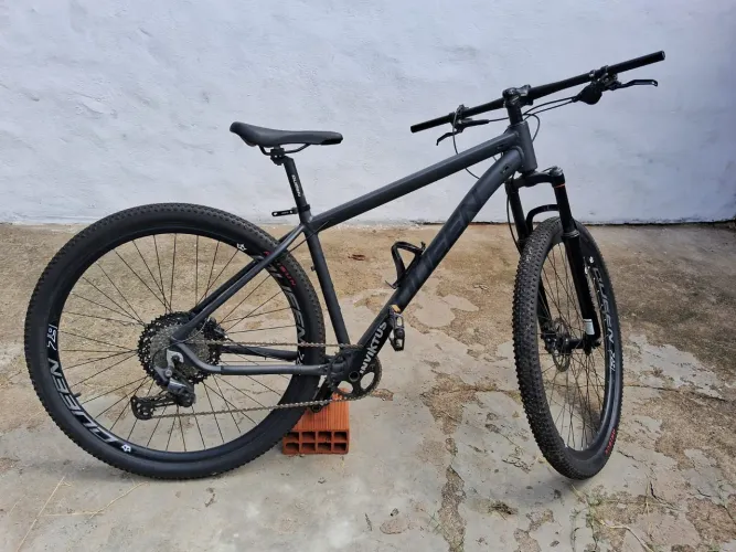 Bicicleta Mountain Bike Aro 29