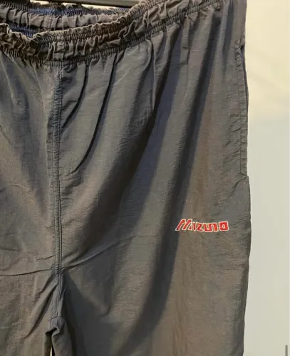 Calça de náilon Mizuno anos 90