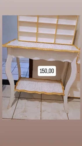 Penteadeira Provençal com Detalhes Dourados