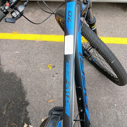 Vendo bicicleta aro 29,quadro 17 Oggi big Wheel 7.0 com nota fiscal.