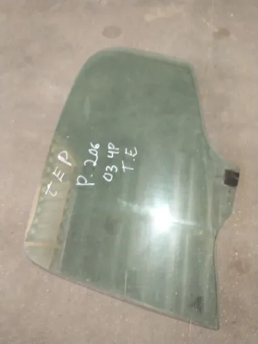 Vidro traseiro esquerdo peugeot 206 4p