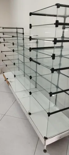 Vitrine - Estantes modulares de vidro