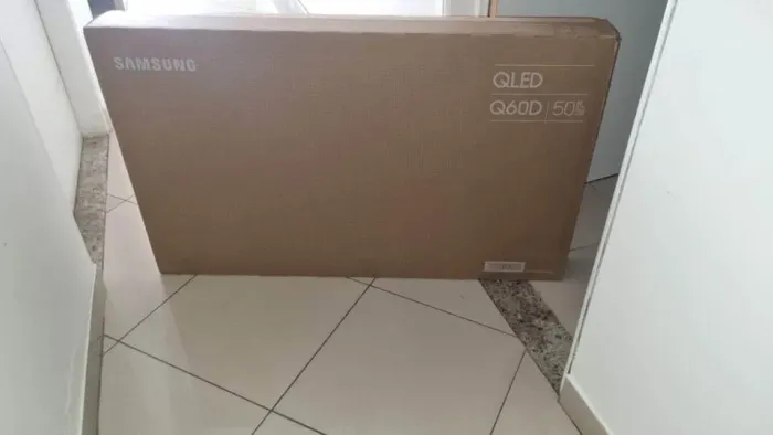 [NOVA] TV Samsung QLED 50 pol. nova lacrada na caixa