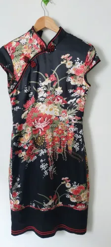 Vestido midi cetim oriental veste M