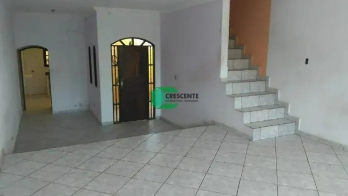 Espaçoso Sobrado no Jardim Las Vegas