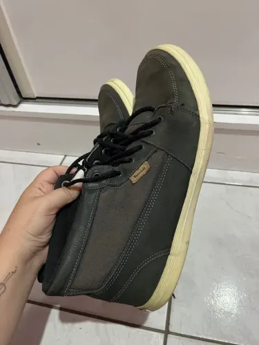 Tênis Cano Alto Couro Sintético Timberland TAM 42 - Conforto e Estilo!