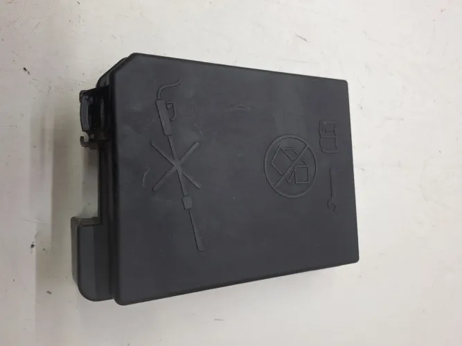 Tampa Caixa Fusível Chevrolet Onix Ltz 1.4 13/14 N *