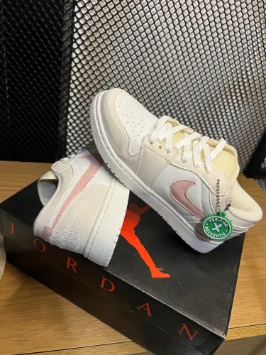 Tênis Air Jordan 1 Low feminino 