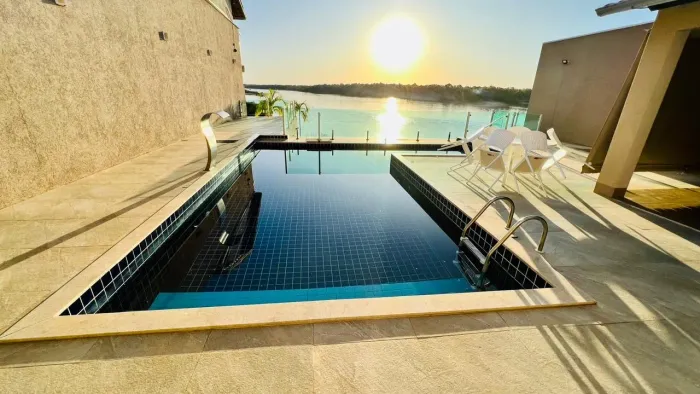 Casa beira rio disponível para locação