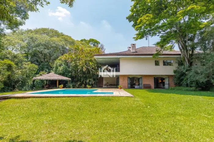 Casa à venda no condomínio Parque Silvino Pereira