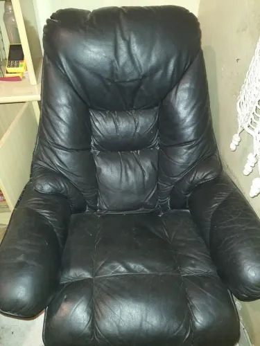 Poltrona de couro retrátil