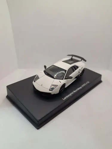 Lamborghini Murcielago LP670-4 SV - Escala 1/43 - AutoArt