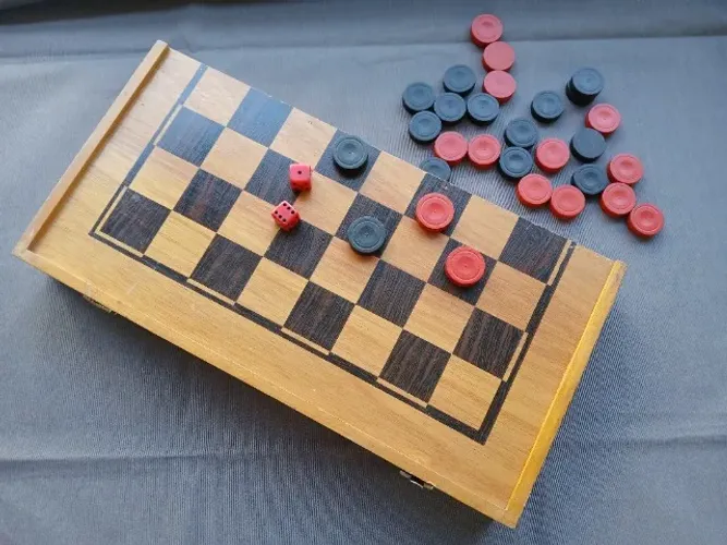 Jogo de Damas e Gamão