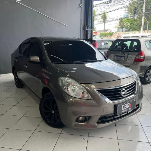 Nissan Versa SL 1.6 16V Flexstart 4P Aut. 2014