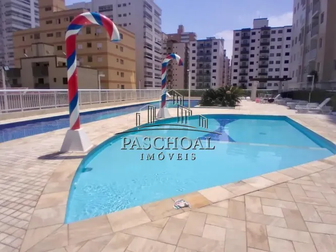 Apto semi-mobiliado, 1 quarto, 100m do mar, lazer clube, 1 vaga de garagem demarcada.