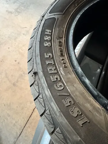 Pneu 185 65 R15 NOVO GOODYEAR