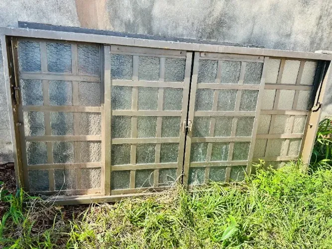 Janelas de ferro com vidro - ótimo preço