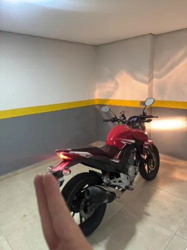 Vendo cb Twister muito nova