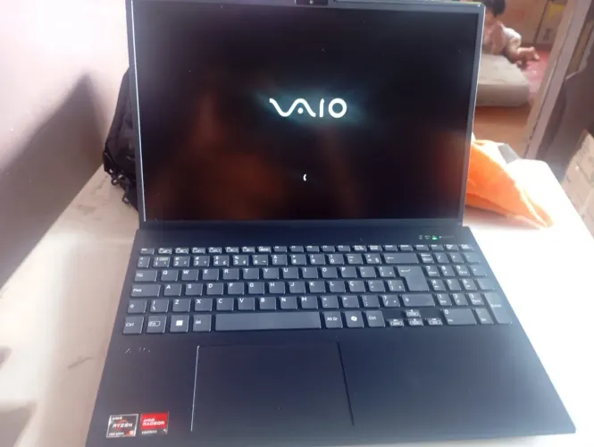 Notebook VAIO 16g de ram e 512 de memória. Pra vender logo. Não baixo mais.