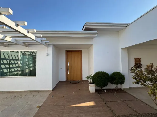 Casa com 3 dormitórios para venda no bairro Plano Diretor Sul
