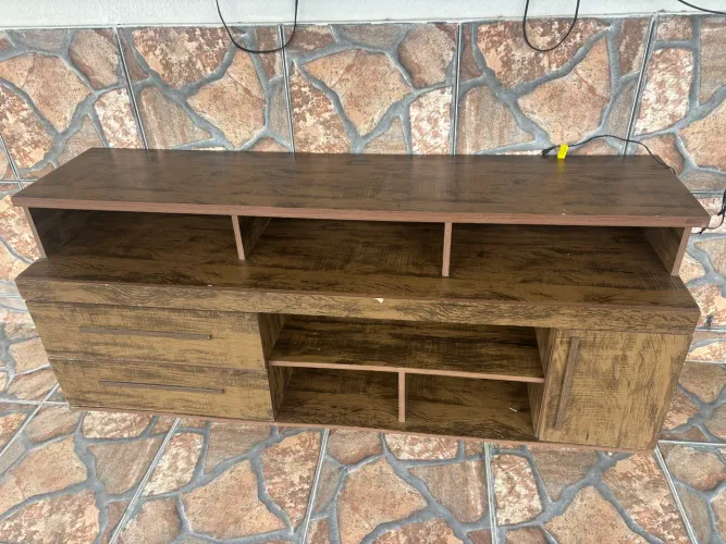 Rack de sala castanho