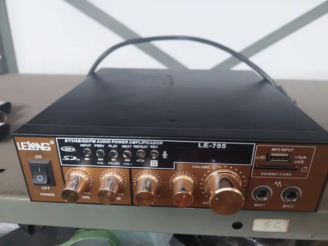Amplificador LE-705