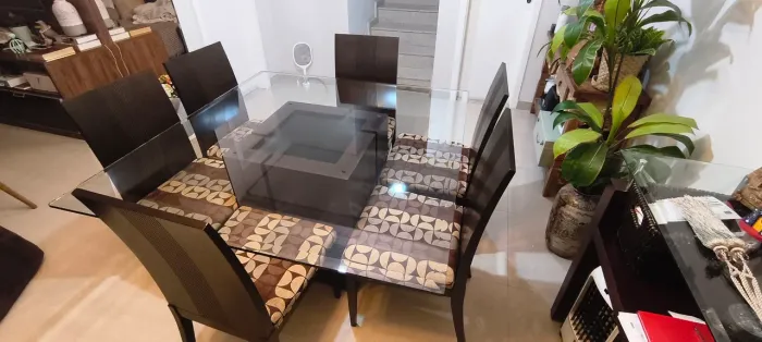Mesa de vidro bisotado quadrada
