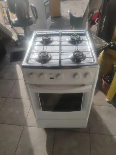 Vendo fogão 4 bocas funcionando perfeitamente 350,00