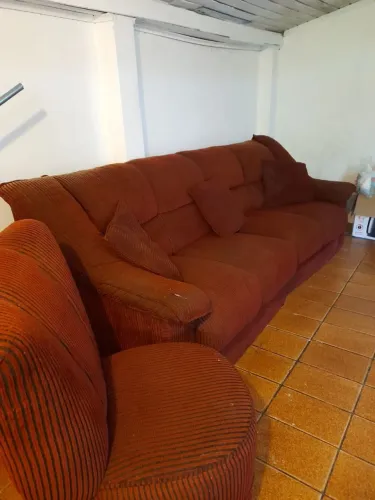 Sofá vermelho 3 partes grande