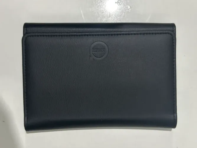 Capa manual proprietário volvo em couro em perfeito estado 