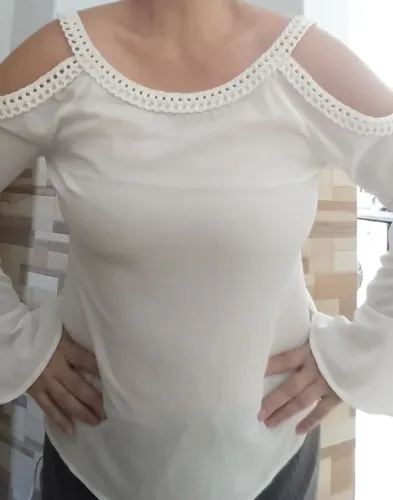 Blusa feminina off white Tam M