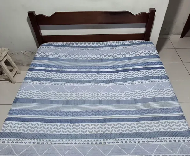 Cama de Casal mogno Madeira Maciça
